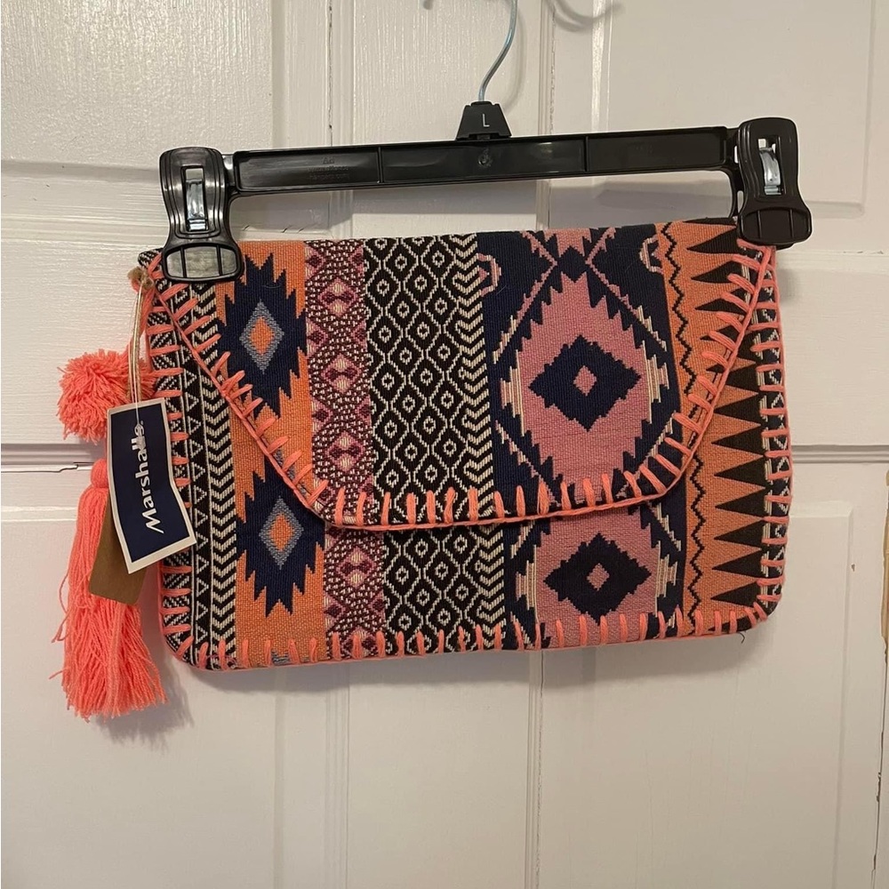 NWT Aztec print clutch